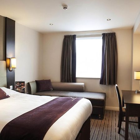 Premier Inn London Greenford 외부 사진