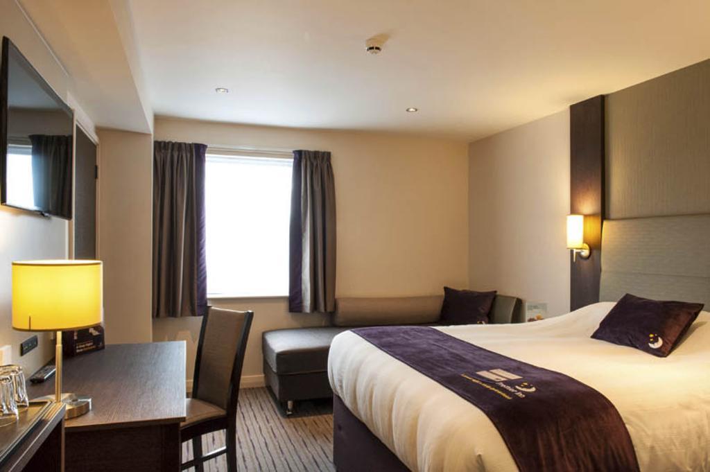 Premier Inn London Greenford 객실 사진