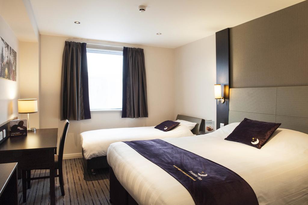 Premier Inn London Greenford 객실 사진